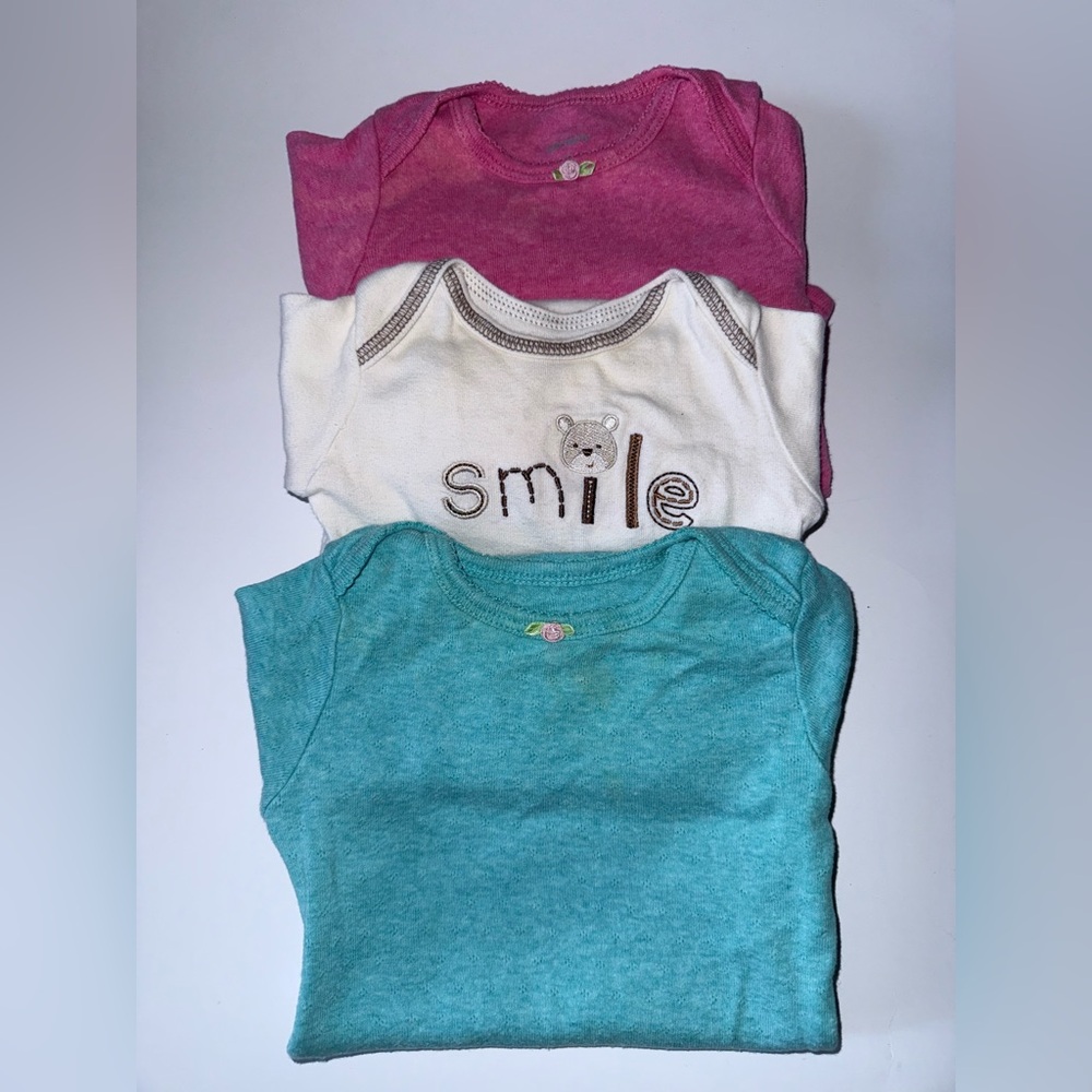 Carter’s bodysuit bundle Aqua, Pink, and White girls One Piece Set size 6 M.